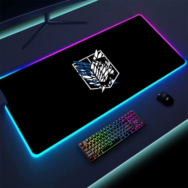 Tapis de bureau LED RGB  - Montrant le dessin du tapis avec l'éclairages led autour 